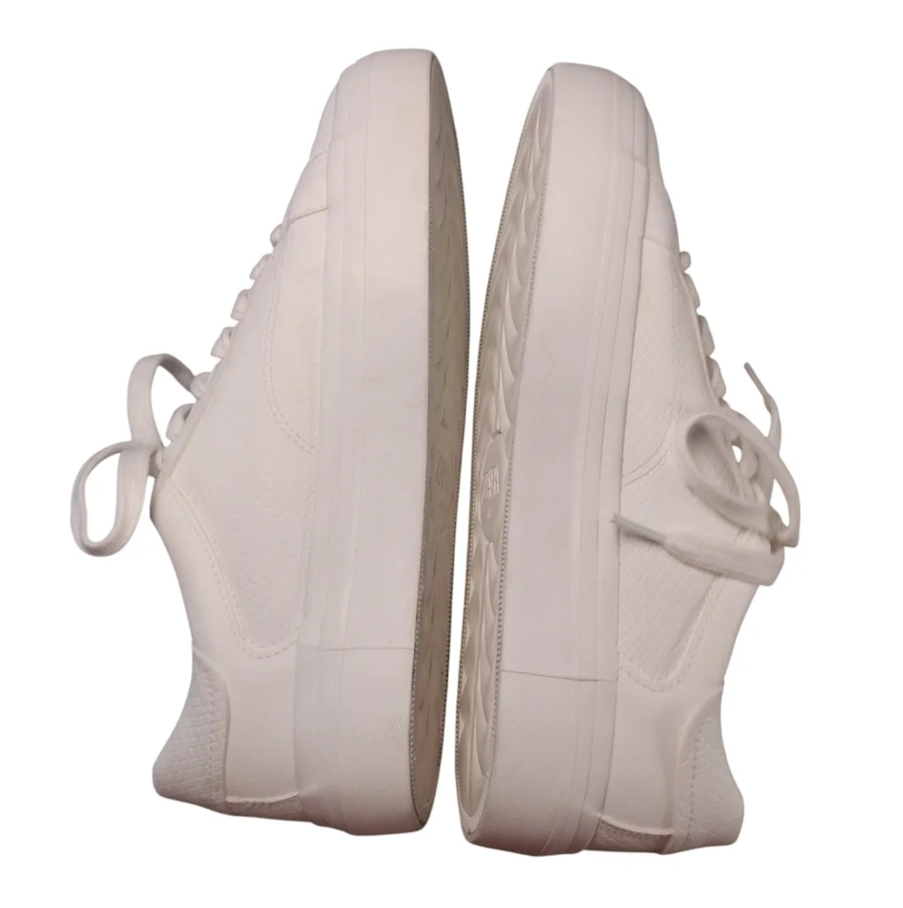 Zara White Everyday Sneakers  Leather Low Top Size 10 Minimalist Chic
